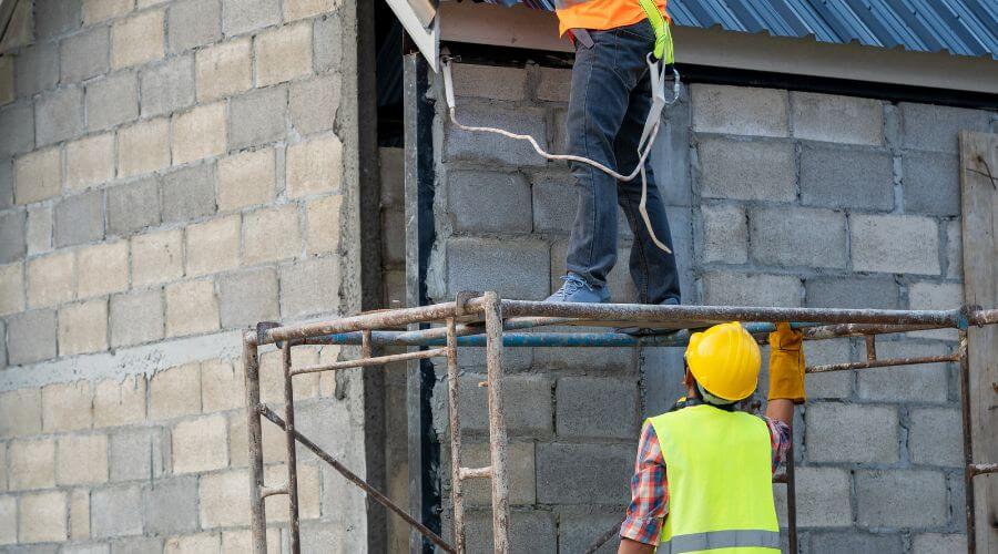 Professional gutter cleaning in Atascadero, CA